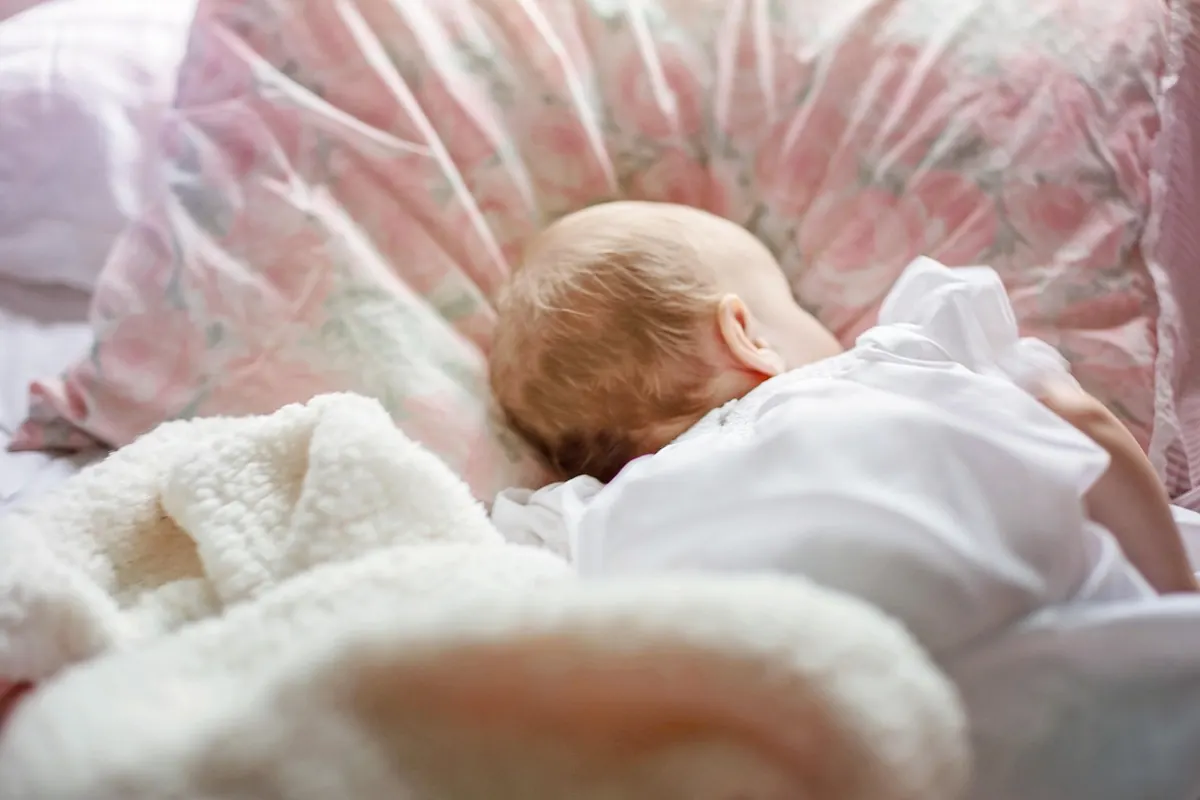 10 Classic Bedtime Story Themes That Help Children Settle Down
